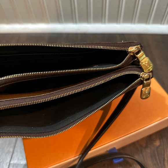 Louis Vuitton Double Zip Pochette Reverse Print - Picture 4 of 4